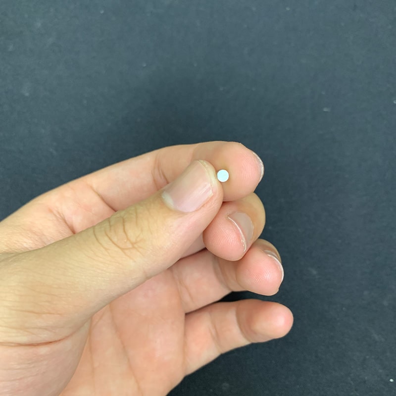 tai-nghe-sieu-nho-2mm-min
